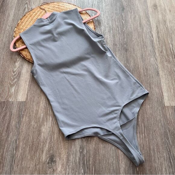 Abercrombie & Fitch soft A&F Collection mock neck sleeveless bodysuit dusty blue - Picture 6 of 6